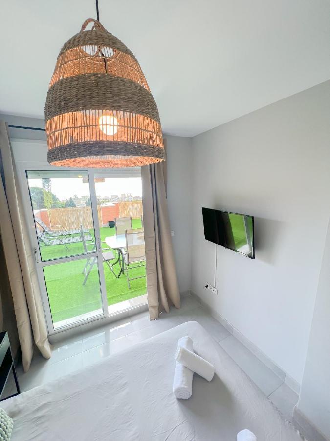 Cozy Apartment With Large Terrace Torremolinos Extérieur photo