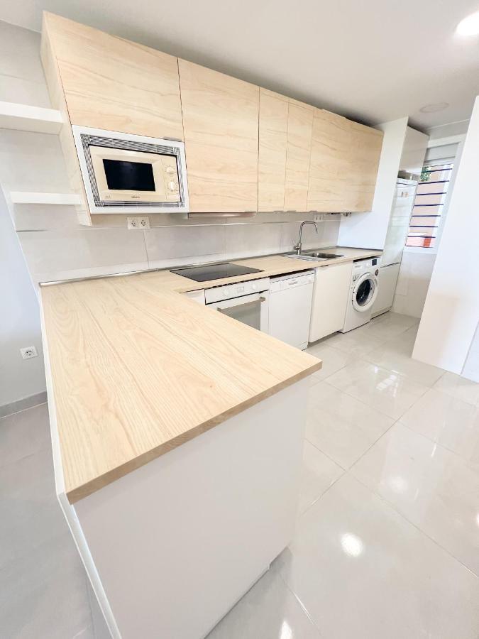 Cozy Apartment With Large Terrace Torremolinos Extérieur photo