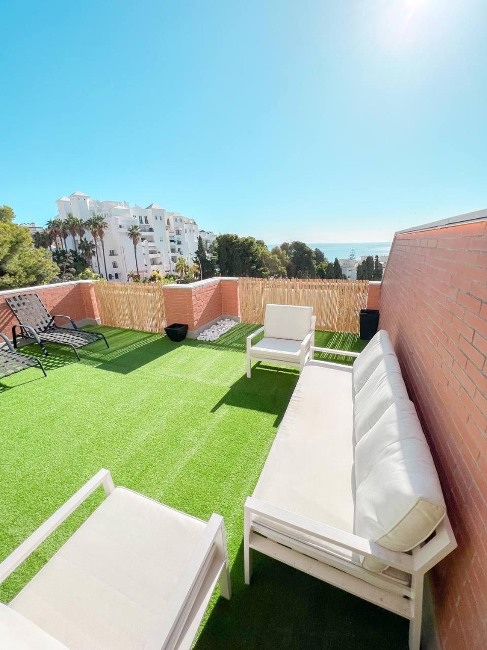 Cozy Apartment With Large Terrace Torremolinos Extérieur photo